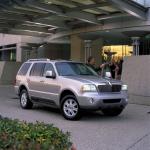 Lincoln Aviator 2003 года
